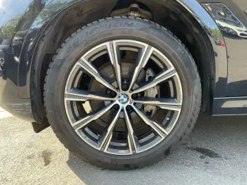 BMW X6 xDrive40d M Sport    AHK Sky Lounge H&K HUD