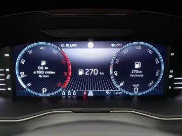 SKODA SUPERB DSG ACC CARPLAY