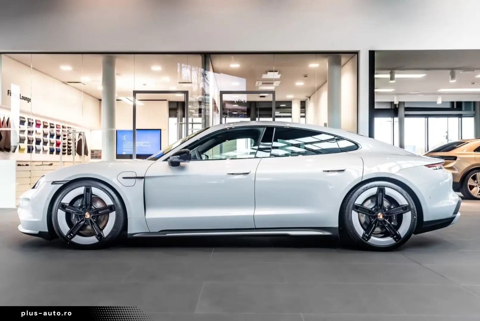 Porsche Taycan 4 Black Edition InnoDrive SoftClose