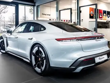 Porsche Taycan 4 Black Edition InnoDrive SoftClose
