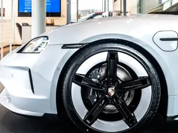 Porsche Taycan 4 Black Edition InnoDrive SoftClose