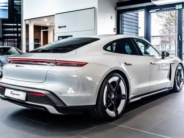 Porsche Taycan 4 Black Edition InnoDrive SoftClose