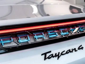 Porsche Taycan 4 Black Edition InnoDrive SoftClose