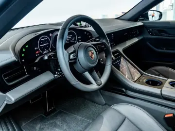 Porsche Taycan 4 Black Edition InnoDrive SoftClose