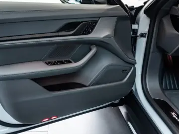 Porsche Taycan 4 Black Edition InnoDrive SoftClose