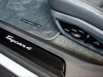 Porsche Taycan 4 Black Edition InnoDrive SoftClose
