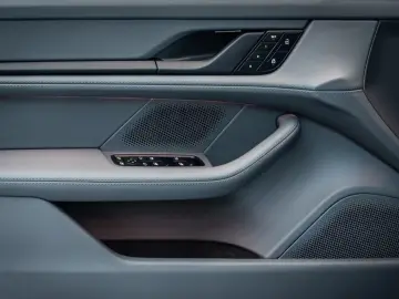 Porsche Taycan 4 Black Edition InnoDrive SoftClose