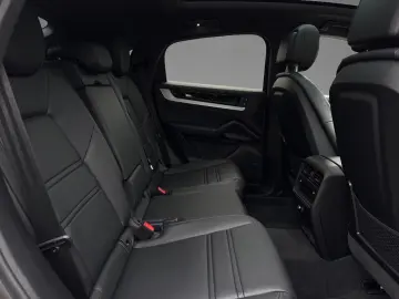 PORSCHE Cayenne Coupe mit Top Ausstattung Standheizung L