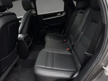 PORSCHE Cayenne Coupe mit Top Ausstattung Standheizung L