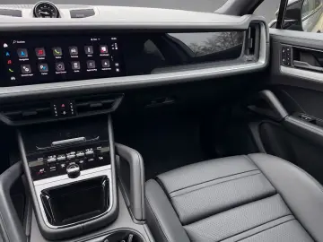 PORSCHE Cayenne Coupe mit Top Ausstattung Standheizung L