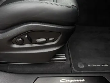 PORSCHE Cayenne Coupe mit Top Ausstattung Standheizung L