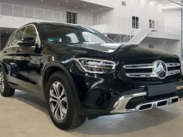 MERCEDES-BENZ GLC 200 d Panorama LED Kamera DAB Navi  1Hand