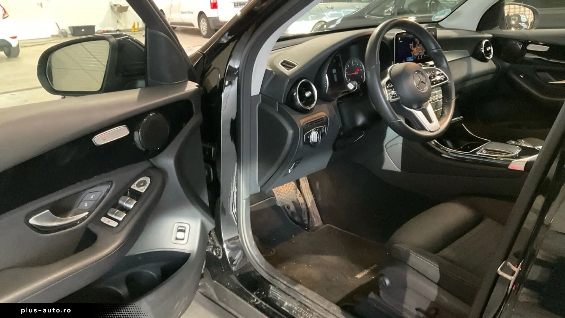 MERCEDES-BENZ GLC 200 d Panorama LED Kamera DAB Navi  1Hand
