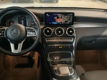 MERCEDES-BENZ GLC 200 d Panorama LED Kamera DAB Navi  1Hand