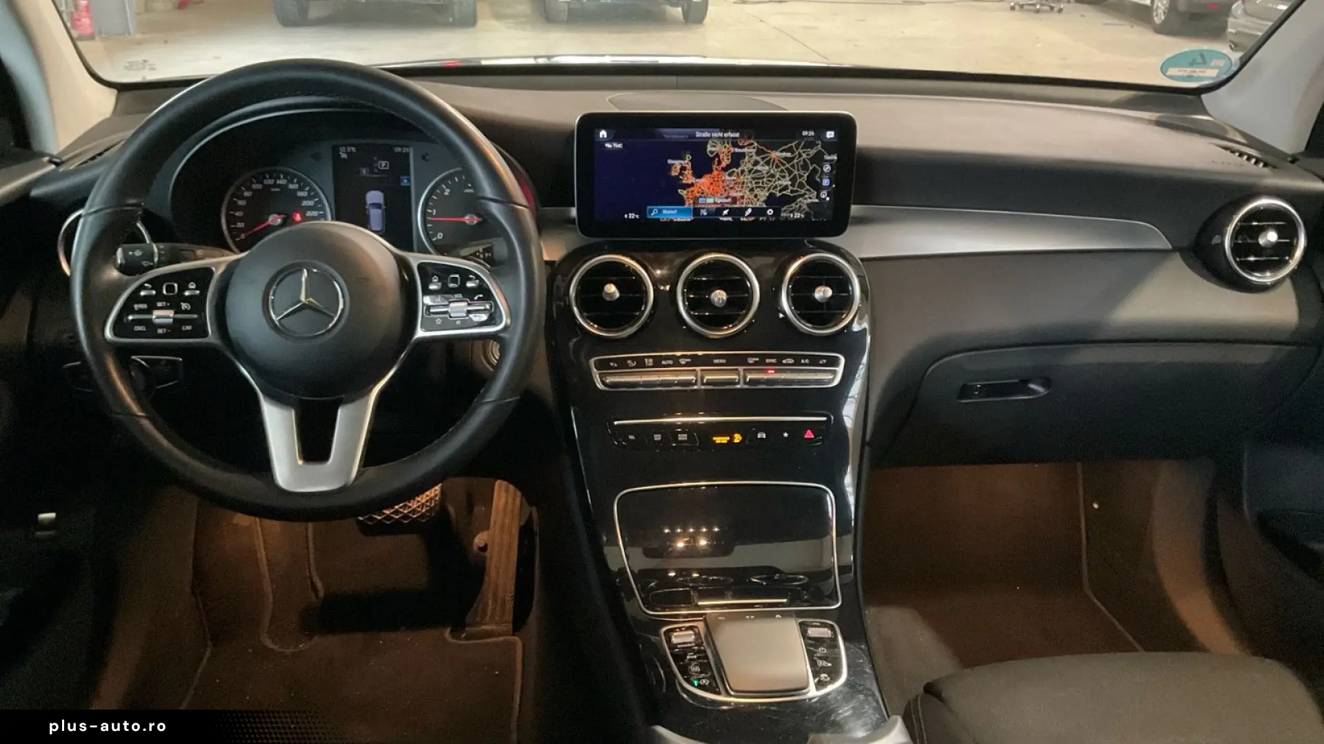 MERCEDES-BENZ GLC 200 d Panorama LED Kamera DAB Navi  1Hand