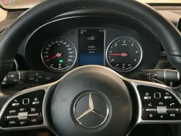 MERCEDES-BENZ GLC 200 d Panorama LED Kamera DAB Navi  1Hand