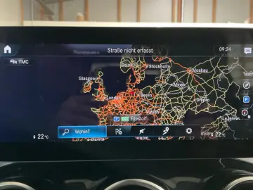 MERCEDES-BENZ GLC 200 d Panorama LED Kamera DAB Navi  1Hand