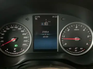 MERCEDES-BENZ GLC 200 d Panorama LED Kamera DAB Navi  1Hand