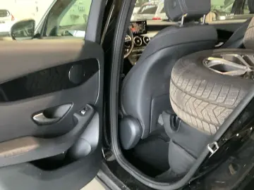 MERCEDES-BENZ GLC 200 d Panorama LED Kamera DAB Navi  1Hand