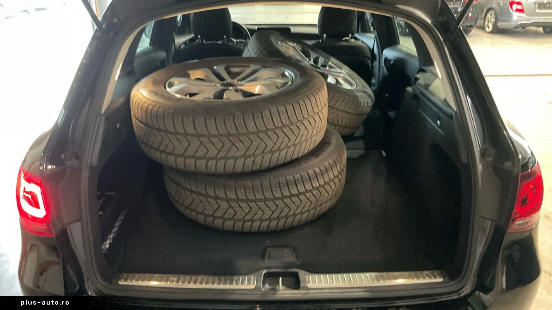 MERCEDES-BENZ GLC 200 d Panorama LED Kamera DAB Navi  1Hand