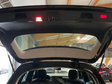 MERCEDES-BENZ GLC 200 d Panorama LED Kamera DAB Navi  1Hand