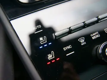 PORSCHE Cayenne Coupe E-Hybrid  MASSAGE INNO HEADUP