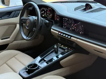 PORSCHE 992 911 Carrera GTS BOSE HA-LENKUNG CARBON VIEW