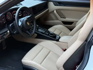 PORSCHE 992 911 Carrera GTS BOSE HA-LENKUNG CARBON VIEW