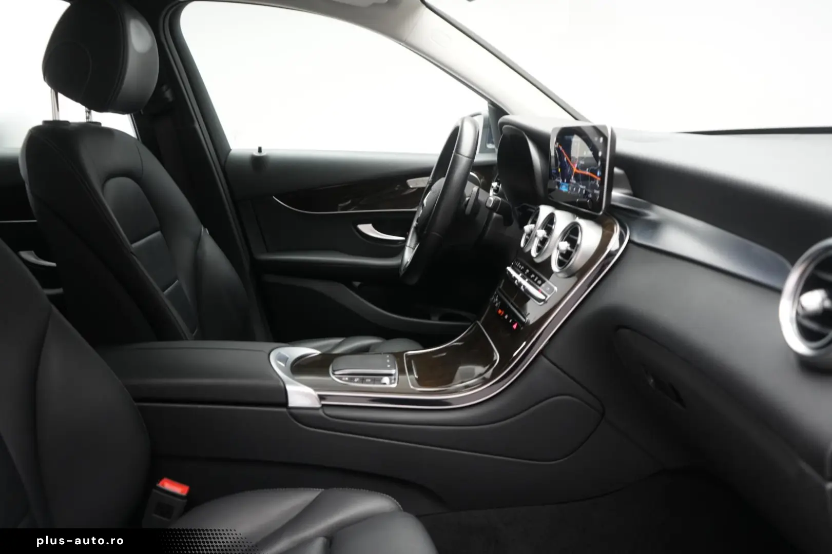MERCEDES-BENZ GLC 300 de 4Matic 9G Leder Temp Kamera AH