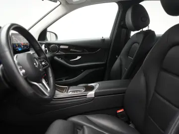 MERCEDES-BENZ GLC 300 de 4Matic 9G Leder Temp Kamera AH