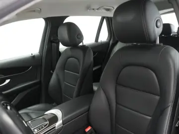 MERCEDES-BENZ GLC 300 de 4Matic 9G Leder Temp Kamera AH