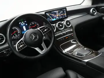 MERCEDES-BENZ GLC 300 de 4Matic 9G Leder Temp Kamera AH