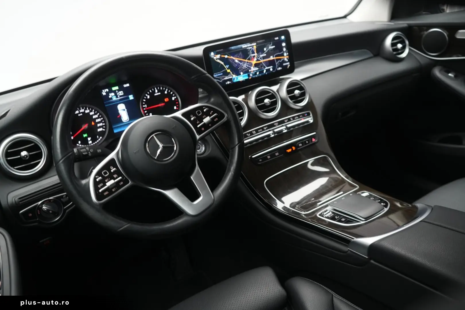 MERCEDES-BENZ GLC 300 de 4Matic 9G Leder Temp Kamera AH