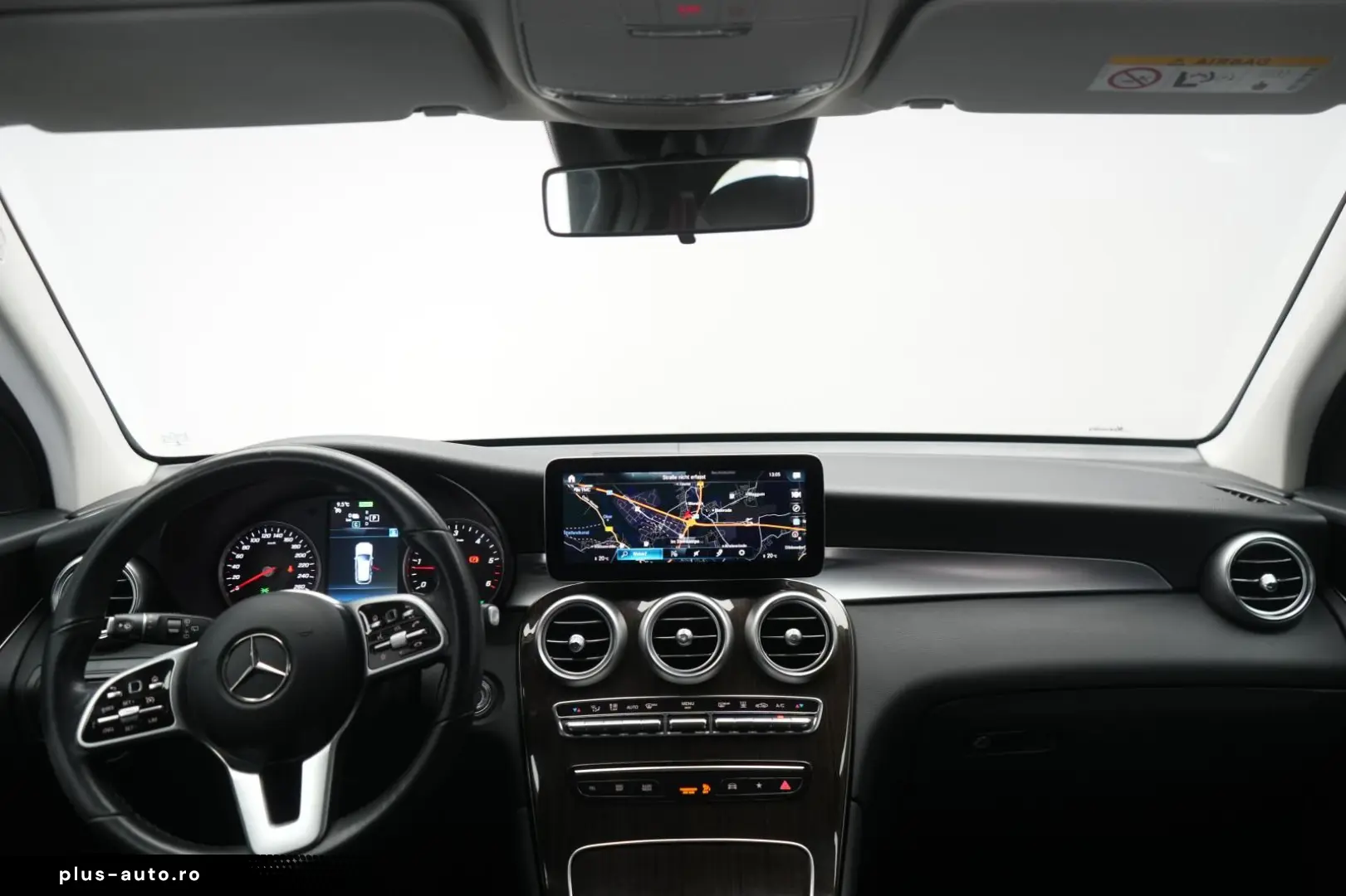 MERCEDES-BENZ GLC 300 de 4Matic 9G Leder Temp Kamera AH