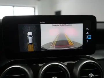 MERCEDES-BENZ GLC 300 de 4Matic 9G Leder Temp Kamera AH
