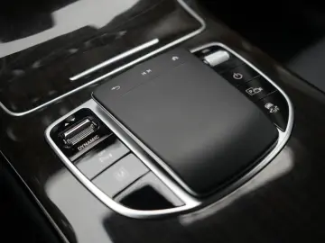 MERCEDES-BENZ GLC 300 de 4Matic 9G Leder Temp Kamera AH