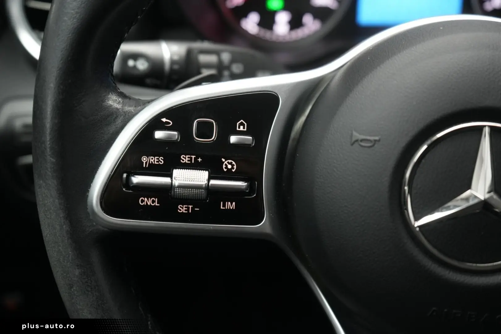 MERCEDES-BENZ GLC 300 de 4Matic 9G Leder Temp Kamera AH