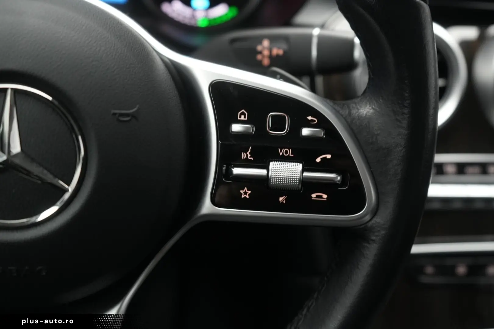 MERCEDES-BENZ GLC 300 de 4Matic 9G Leder Temp Kamera AH