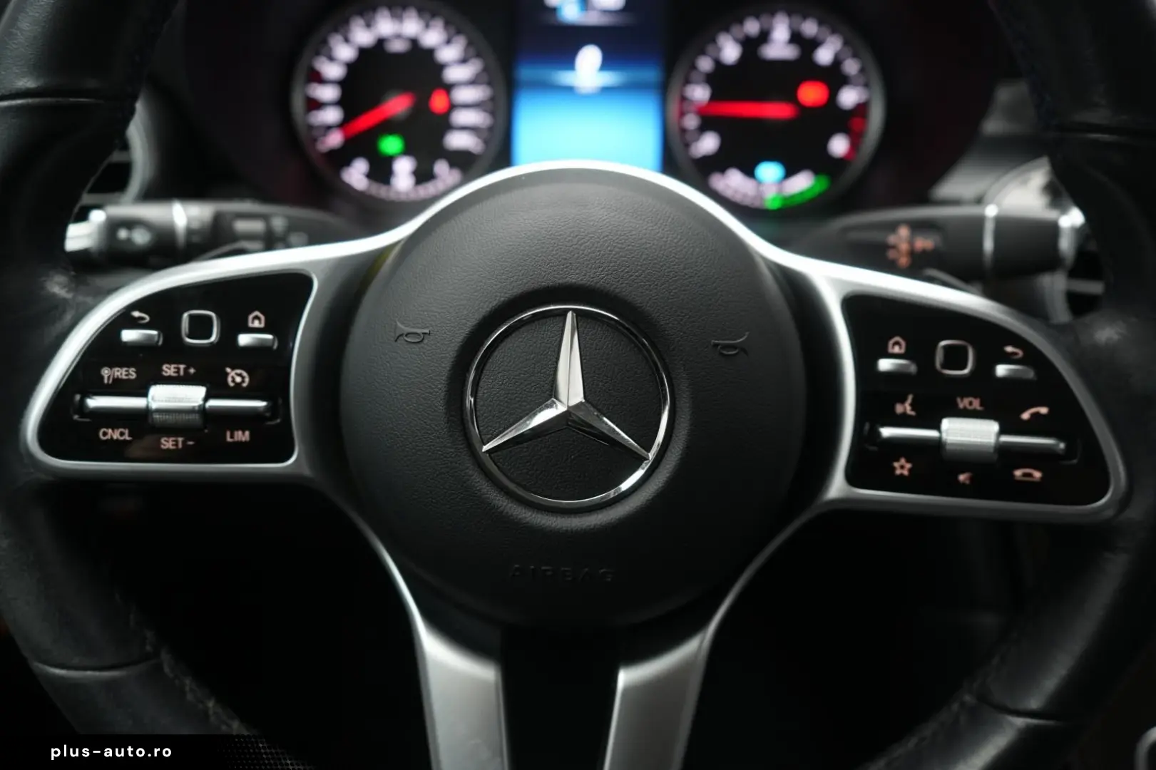 MERCEDES-BENZ GLC 300 de 4Matic 9G Leder Temp Kamera AH