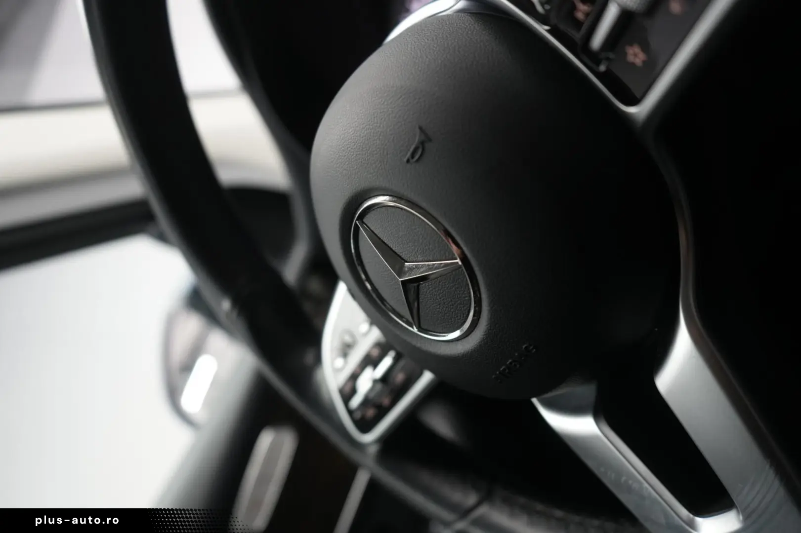 MERCEDES-BENZ GLC 300 de 4Matic 9G Leder Temp Kamera AH