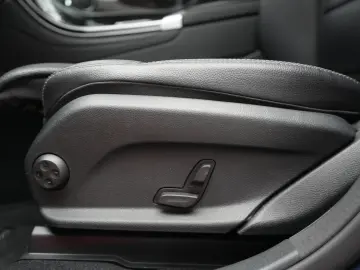 MERCEDES-BENZ GLC 300 de 4Matic 9G Leder Temp Kamera AH