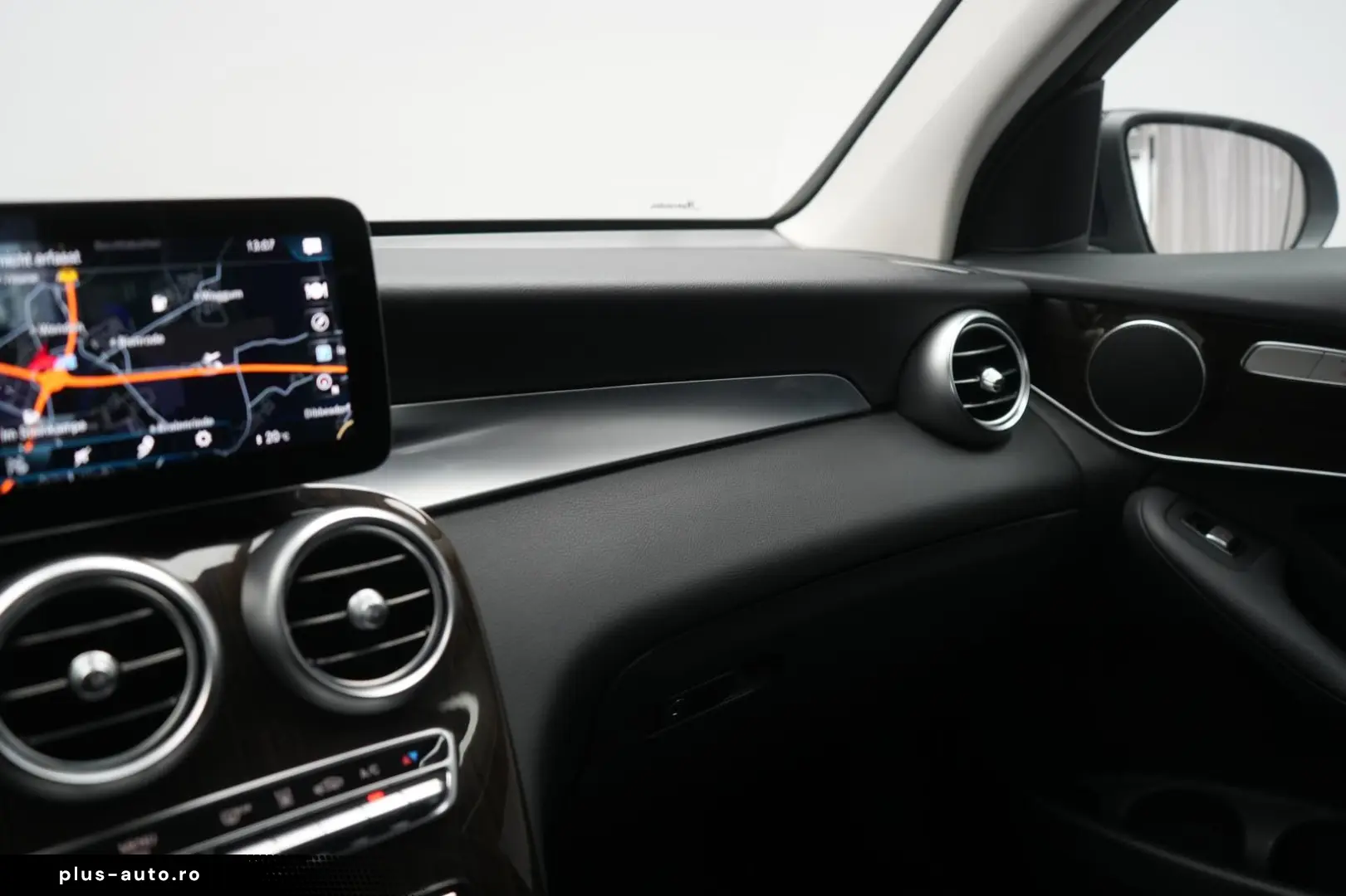 MERCEDES-BENZ GLC 300 de 4Matic 9G Leder Temp Kamera AH