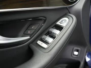 MERCEDES-BENZ GLC 300 de 4Matic 9G Leder Temp Kamera AH