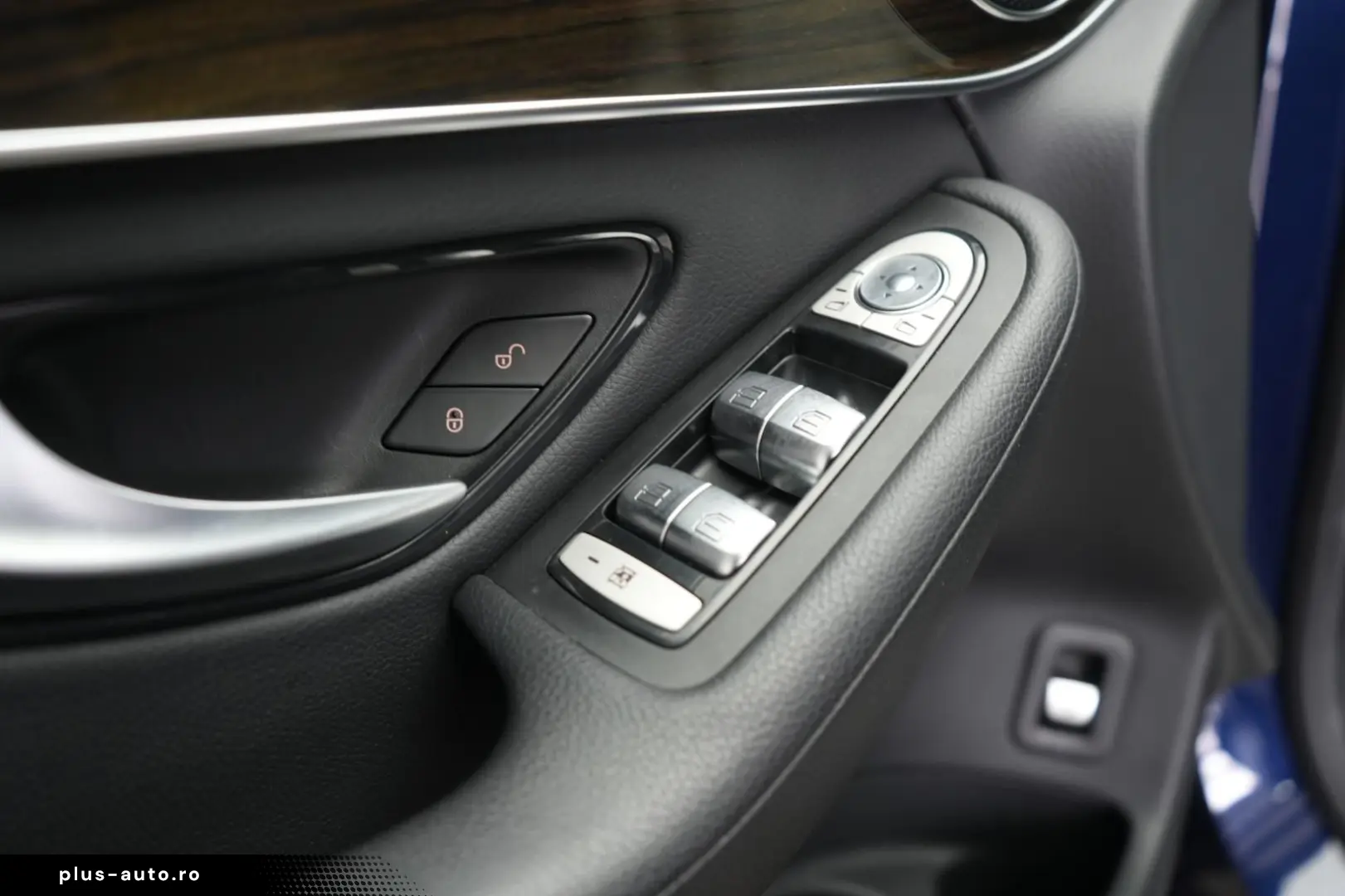 MERCEDES-BENZ GLC 300 de 4Matic 9G Leder Temp Kamera AH