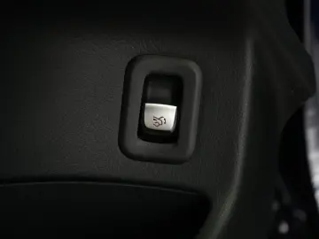 MERCEDES-BENZ GLC 300 de 4Matic 9G Leder Temp Kamera AH
