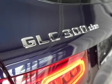MERCEDES-BENZ GLC 300 de 4Matic 9G Leder Temp Kamera AH