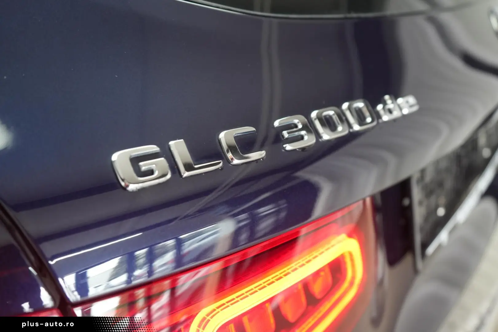 MERCEDES-BENZ GLC 300 de 4Matic 9G Leder Temp Kamera AH