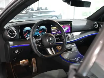 MERCEDES-BENZ E 200 Coupe AMG Pano 360 ACC Night MBeam