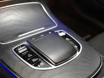 MERCEDES-BENZ E 200 Coupe AMG Pano 360 ACC Night MBeam