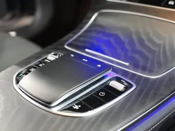 MERCEDES-BENZ E 200 Coupe AMG Pano 360 ACC Night MBeam